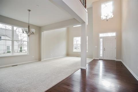 1663 Hickory Dr, Hoffman Estates, IL 60192 photo 3
