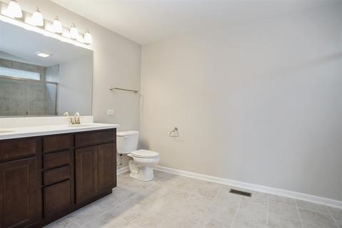 1663 Hickory Dr, Hoffman Estates, IL 60192 photo 8