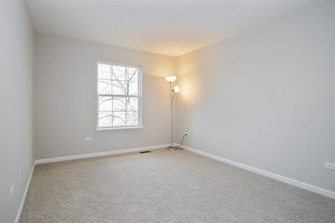 1663 Hickory Dr, Hoffman Estates, IL 60192 photo 9