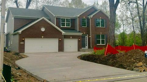 1663 Hickory Dr, Hoffman Estates, IL 60192 photo 1