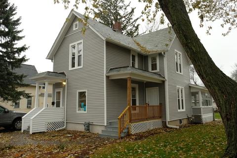 935 Logan Ave, Elgin, IL 60120 photo 1