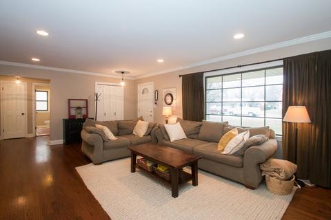 1013 James Ct, Wheaton, IL 60189 photo 5