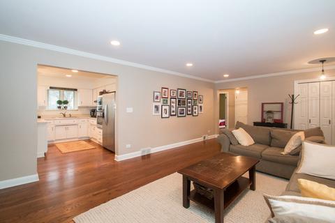 1013 James Ct, Wheaton, IL 60189 photo 6