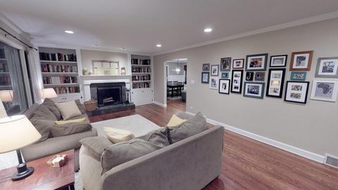 1013 James Ct, Wheaton, IL 60189 photo 2