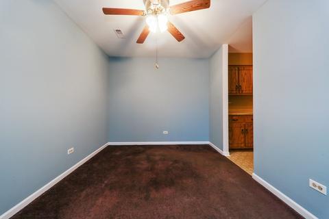 1464 Stonebridge Cir #E4, Wheaton, IL 60189 photo 4
