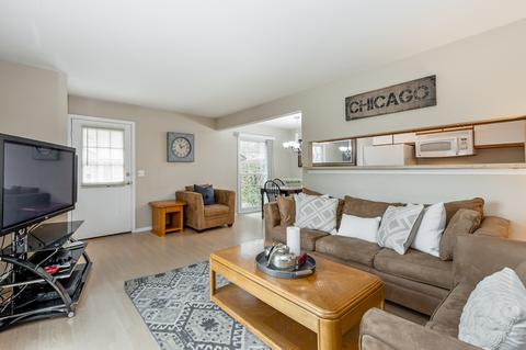1663 Monticello Ct #C, Wheaton, IL 60189 photo 3