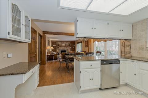 555 Longfellow Dr, Wheaton, IL 60189 photo 7