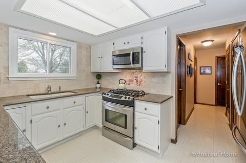 555 Longfellow Dr, Wheaton, IL 60189 photo 6