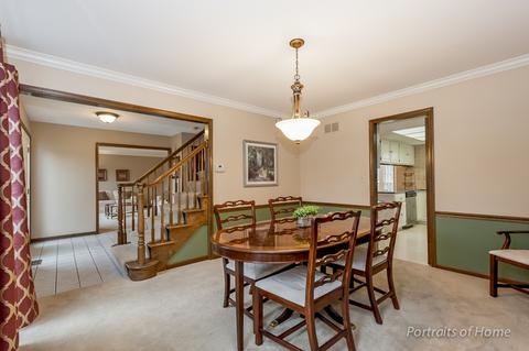555 Longfellow Dr, Wheaton, IL 60189 photo 4
