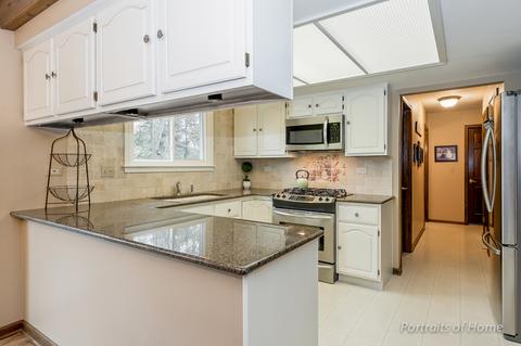 555 Longfellow Dr, Wheaton, IL 60189 photo 5