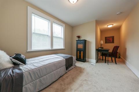 404 Crescent St, Wheaton, IL 60187 photo 9