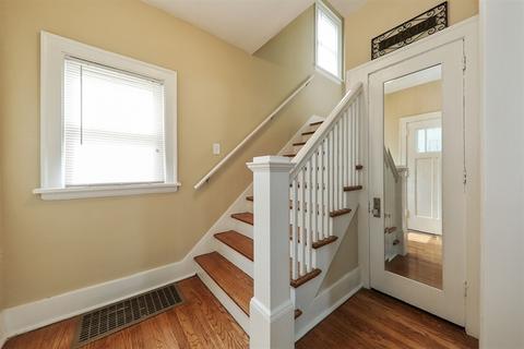 404 Crescent St, Wheaton, IL 60187 photo 3