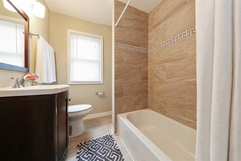 404 Crescent St, Wheaton, IL 60187 photo 12