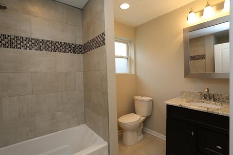 8930 Forestview Rd, Evanston, IL 60203 photo 4