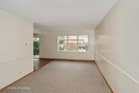 8703 Circle Dr, Brookfield, IL 60513 photo 2
