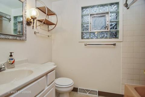 8703 Circle Dr, Brookfield, IL 60513 photo 7