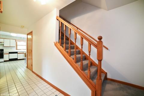 285 Windsor Dr, Bartlett, IL 60103 photo 3
