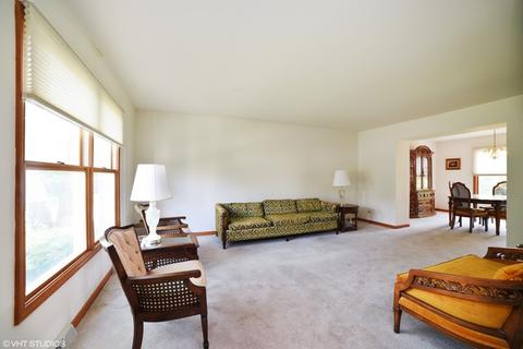 285 Windsor Dr, Bartlett, IL 60103 photo 4