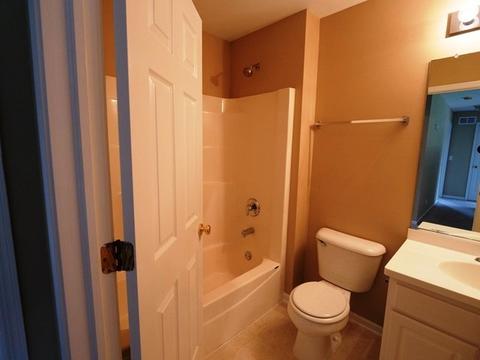 657 Biltmore Dr, Bartlett, IL 60103 photo 12