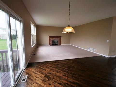 657 Biltmore Dr, Bartlett, IL 60103 photo 4