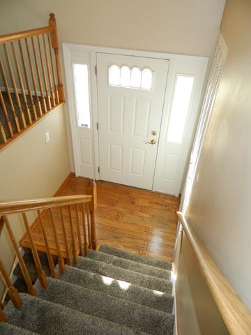 1020 W Firestone Dr, Hoffman Estates, IL 60192 photo 2