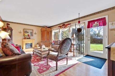 613 Lisa Rd, West Dundee, IL 60118 photo 3