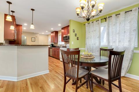 95 Bode Rd, Hoffman Estates, IL 60169 photo 9