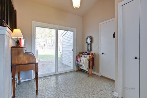742 W Main St, Cary, IL 60013 photo 3