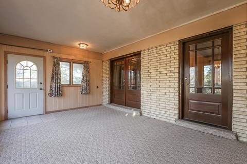 244 E Irving Park Rd, Roselle, IL 60172 photo 9