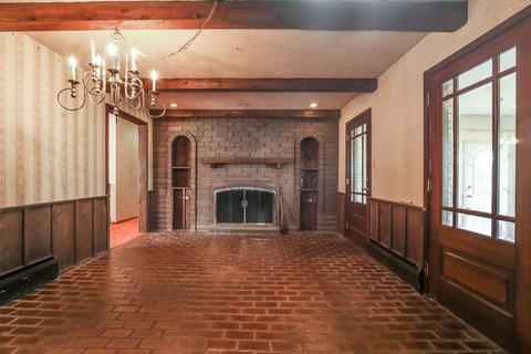 244 E Irving Park Rd, Roselle, IL 60172 photo 6
