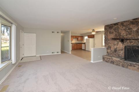 175 Maricopa Ln, Hoffman Estates, IL 60169 photo 2