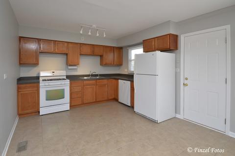 175 Maricopa Ln, Hoffman Estates, IL 60169 photo 3