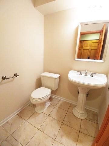 50 Willow Rd, Wheeling, IL 60090 photo 16