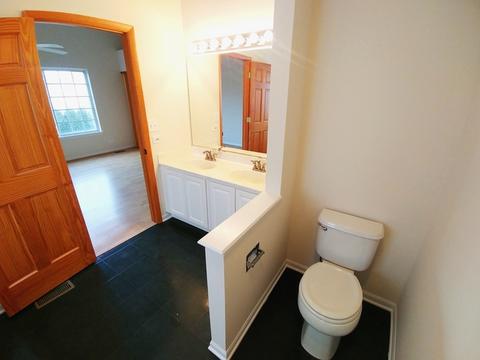 50 Willow Rd, Wheeling, IL 60090 photo 13