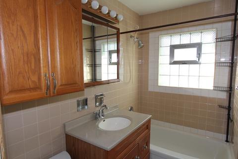 445 Aberdeen St, Hoffman Estates, IL 60169 photo 8
