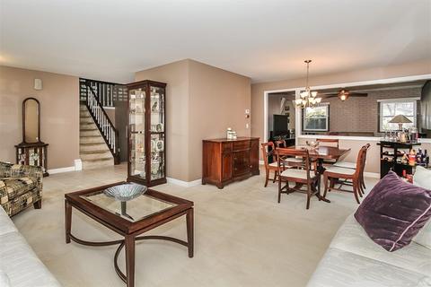 111 S Elroy Ave, Bartlett, IL 60103 photo 3
