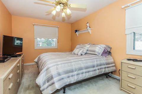 111 S Elroy Ave, Bartlett, IL 60103 photo 16