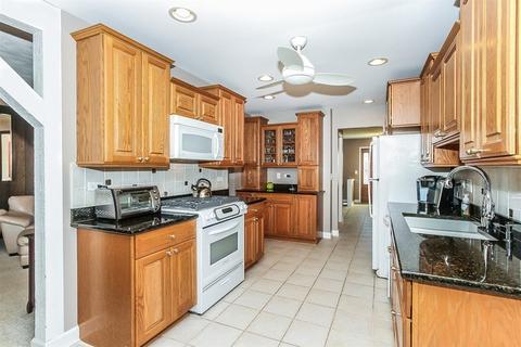 111 S Elroy Ave, Bartlett, IL 60103 photo 8