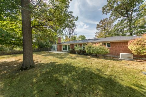 1053 Crabtree Ln, Des Plaines, IL 60016 photo 9