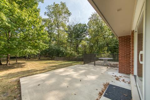1053 Crabtree Ln, Des Plaines, IL 60016 photo 8
