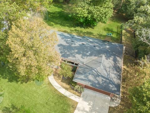 1053 Crabtree Ln, Des Plaines, IL 60016 photo 3