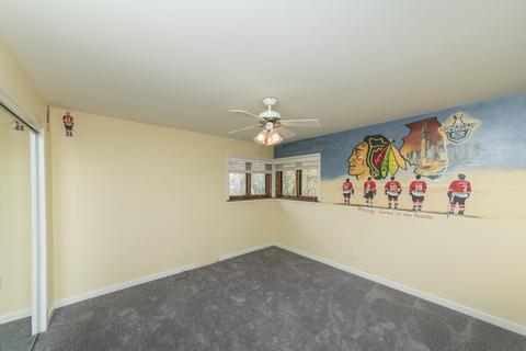 1053 Crabtree Ln, Des Plaines, IL 60016 photo 22