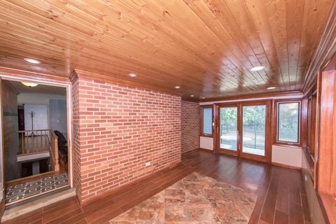 1053 Crabtree Ln, Des Plaines, IL 60016 photo 18