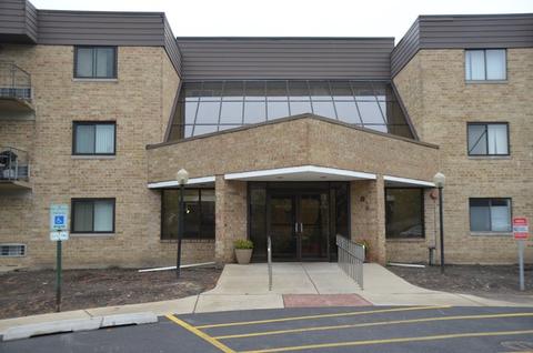 5600 Astor Ln #213, Rolling Meadows, IL 60008 photo 1