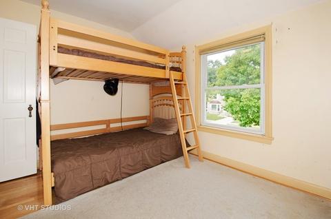 649 Rose Ave, Des Plaines, IL 60016 photo 8