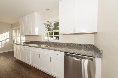 2235 S Wolf Rd, Des Plaines, IL 60018 photo 5