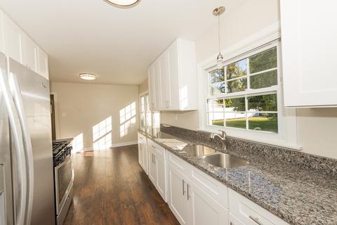 2235 S Wolf Rd, Des Plaines, IL 60018 photo 3