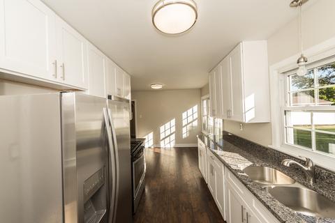 2235 S Wolf Rd, Des Plaines, IL 60018 photo 2
