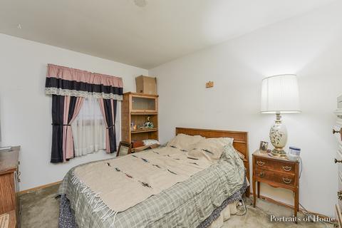 680 Laurel Dr, Aurora, IL 60506 photo 9