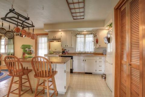 205 S John St, Thomasboro, IL 61878 photo 7